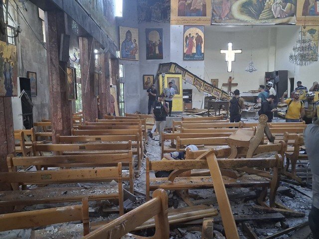 Ataque de homem-bomba em igreja síria de Damasco ocorre durante missa