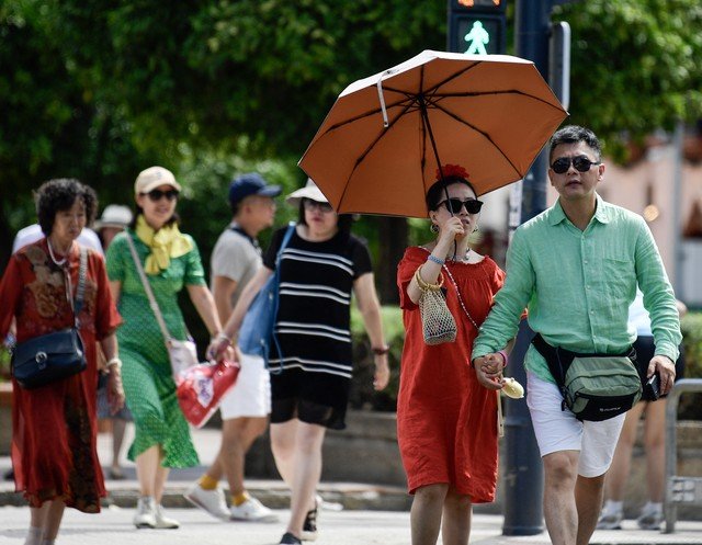 Espanha em alerta laranja devido à primeira onda de calor do verão, com temperaturas até 42ºC