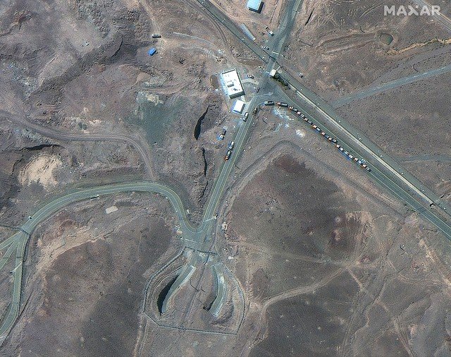 Imagens de satélite e declarações levantam dúvidas sobre o destino do urânio do Irã após anúncio de Trump