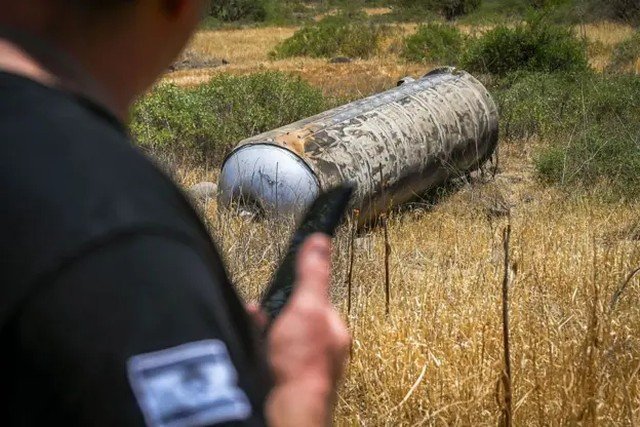 Israel bloqueia espaço aéreo em resposta a ataques dos EUA contra o Irã