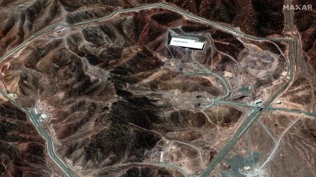 Israel mira montanha que protege programa nuclear iraniano