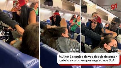 Passageira é removida de avião após agredir outra com puxões de cabelo e cusparadas nos EUA