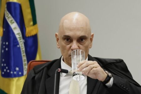 Alexandre de Moraes relatará ações sobre decreto do IOF, decide Barroso