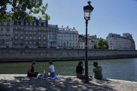 Calor extremo na Europa: Barcelona vive junho mais quente em um século; França fecha mil escolas.