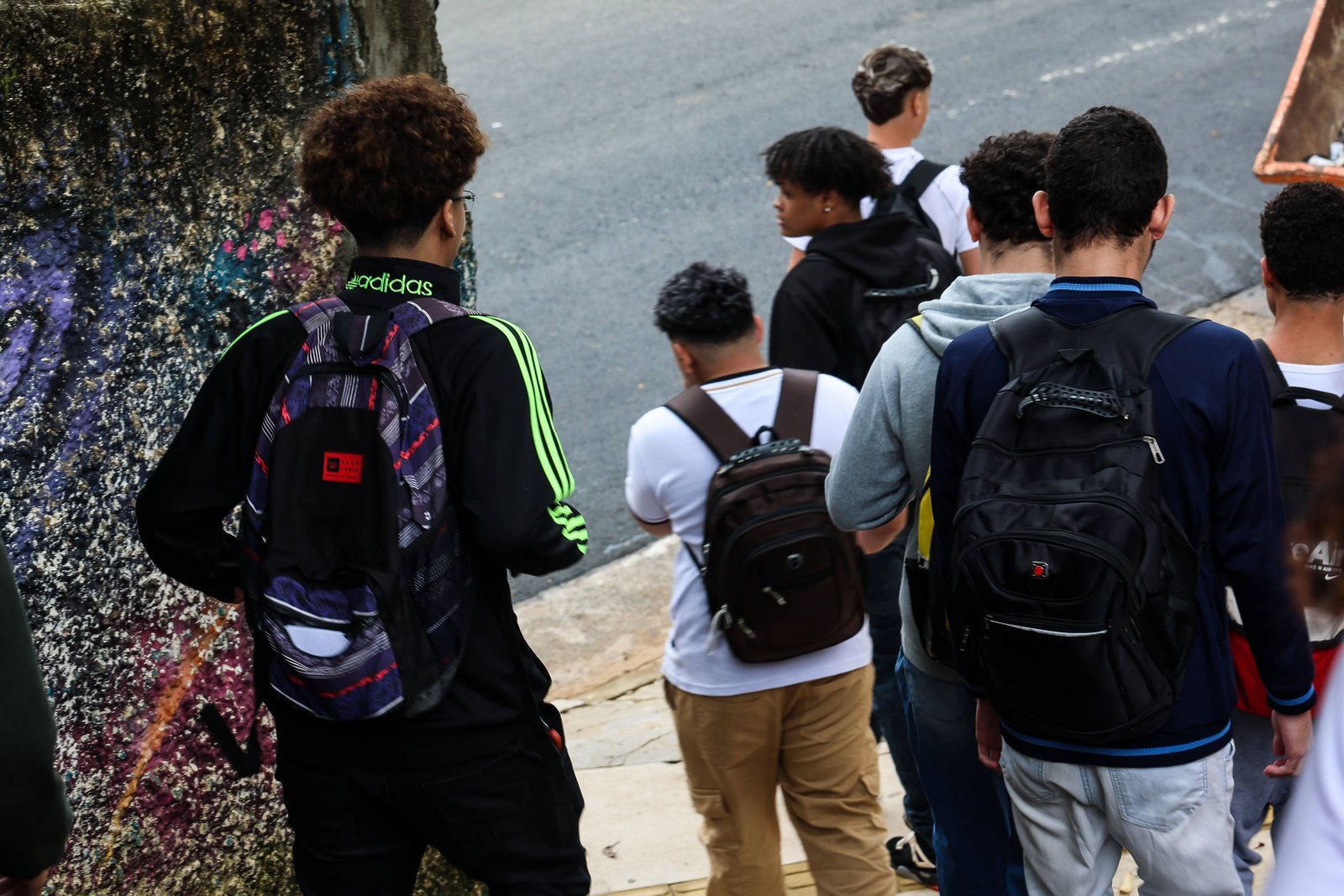 Casos de bullying, álcool e drogas nas escolas dobram sob gestão Tarcísio