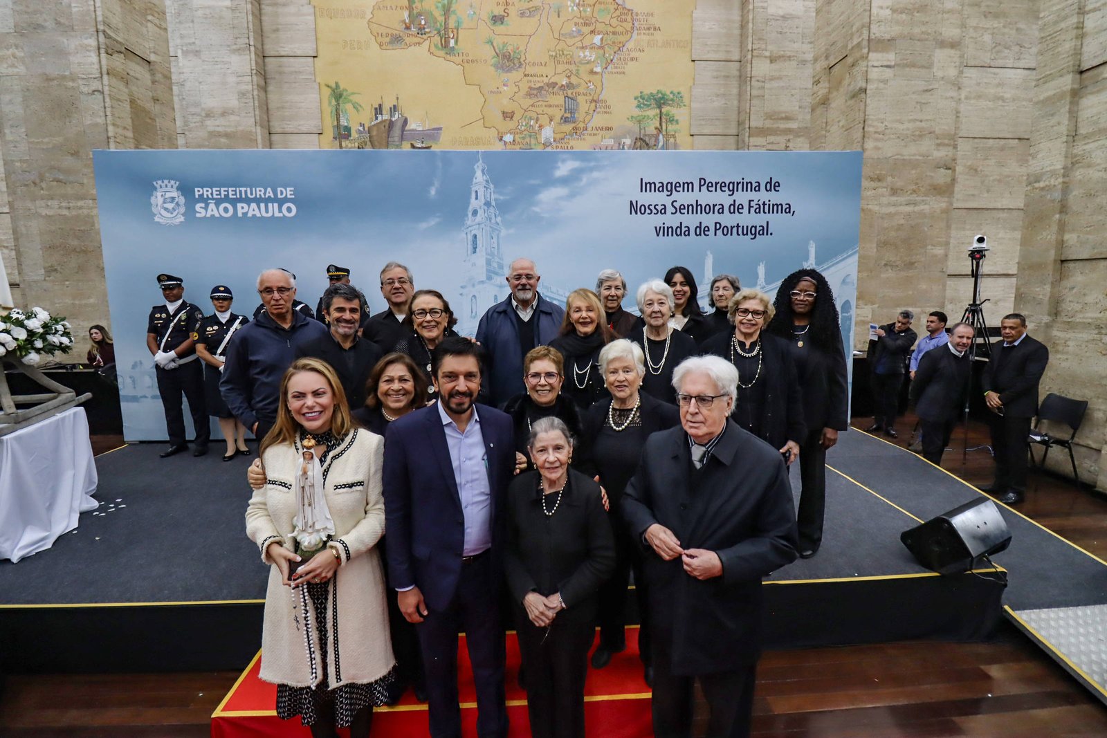 Católico, Ricardo Nunes permite missa no prédio da prefeitura