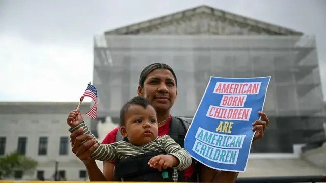 Decisão da Suprema Corte dos EUA amplia poderes presidenciais para Trump e sucessores