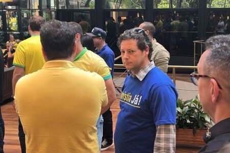 Demitido do PL após críticas a Michelle, Wajngarten reaparece em evento com Bolsonaro
