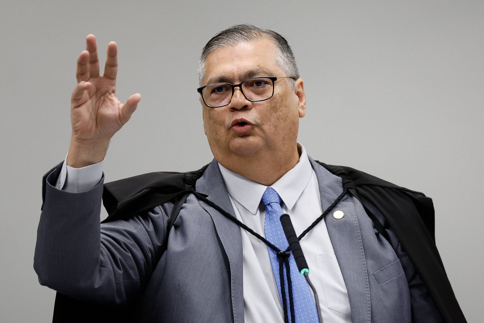 Dino afirma que crises constantes de governabilidade são tendência no 'Gilmarpalooza'