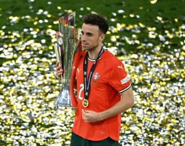 Diogo Jota morre em acidente na Espanha duas semanas após casar-se; confira vídeo