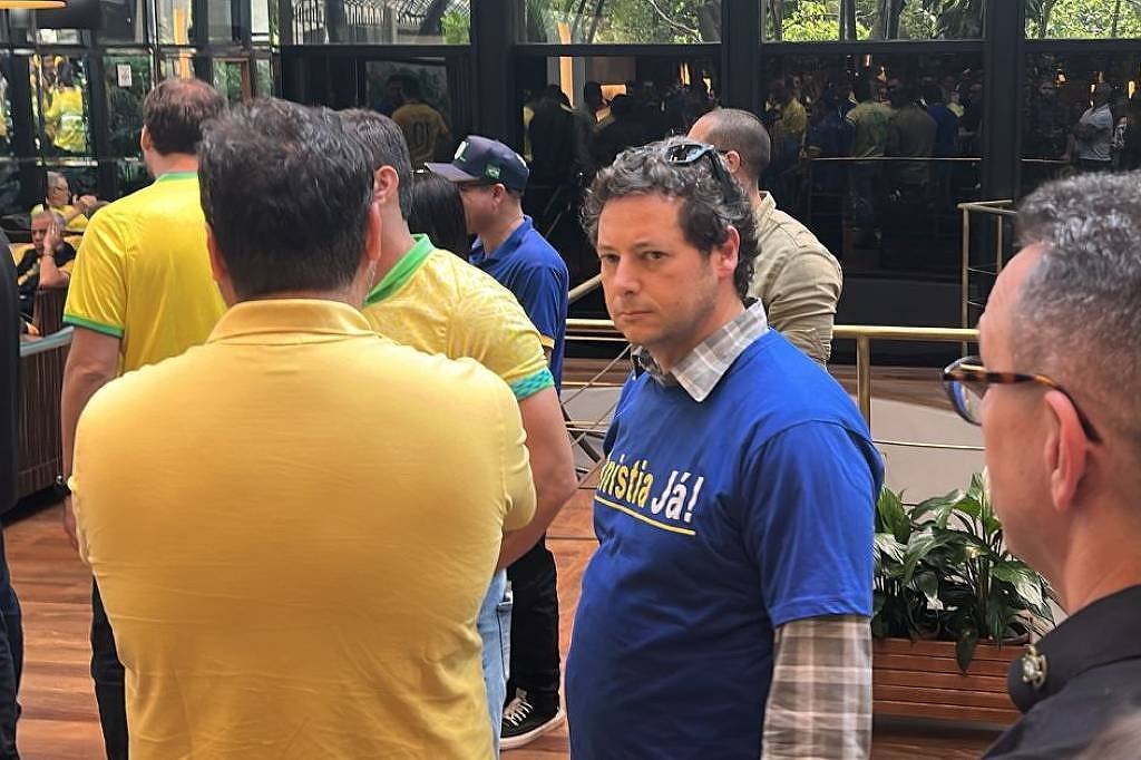 Eduardo afirma que saída de Wajngarten do PL após críticas a Michelle foi 'no mínimo confusa'