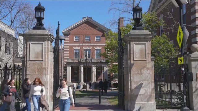 Governo Trump acusa Harvard de violar direitos civis e ameaça cortar financiamento, diz jornal.