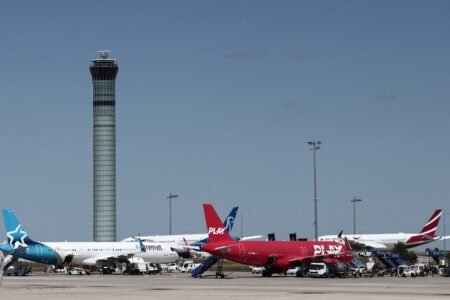 Greve de controladores na França cancela voos e impacta viagens no início do verão europeu