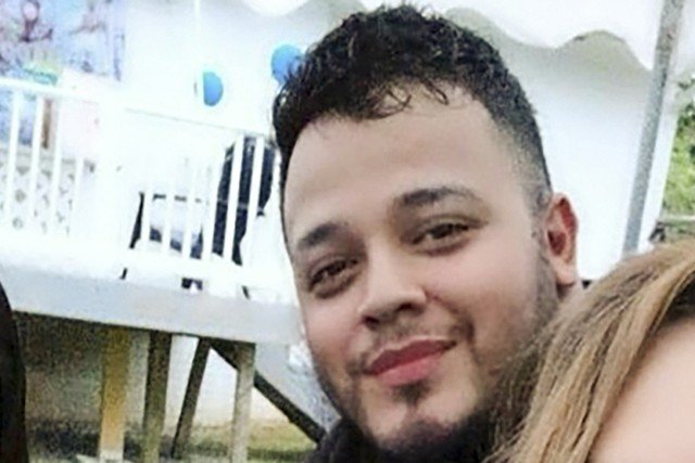 Imigrante deportado por engano alega agressão e tortura em prisão de El Salvador