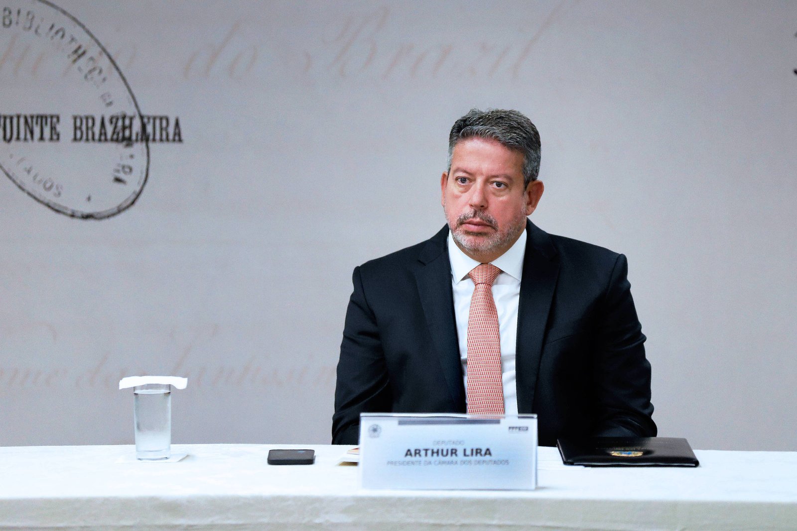 Lira afirma que STF não possui legitimidade para decidir sobre orçamento