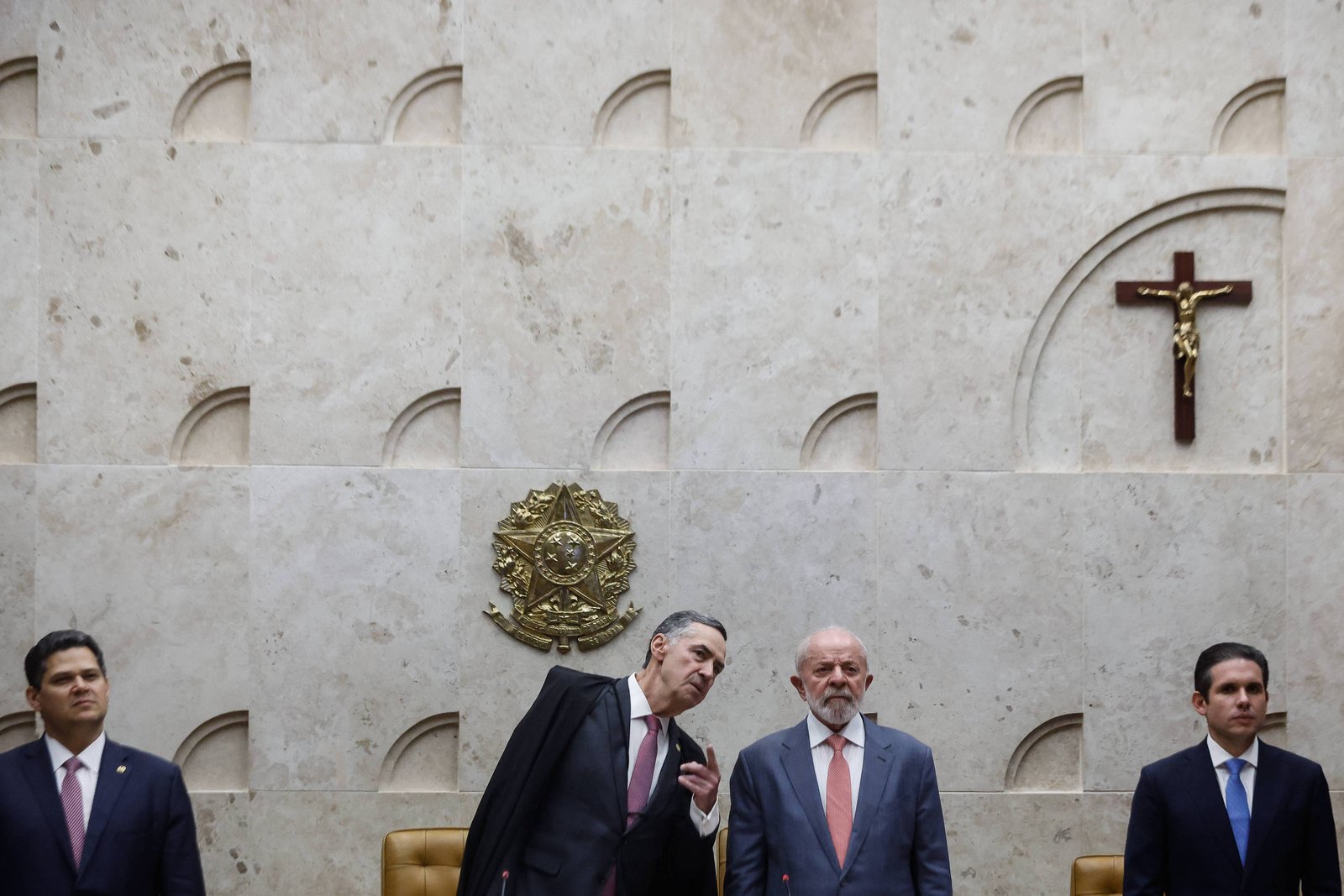 Ministros do STF temem que disputa do IOF impulsione projetos contra o Judiciário