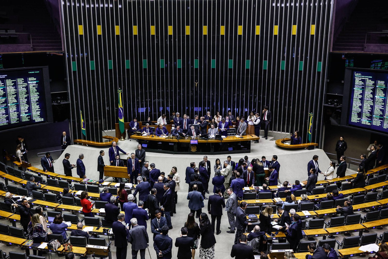 Quem é responsável pelo uso do dinheiro público?