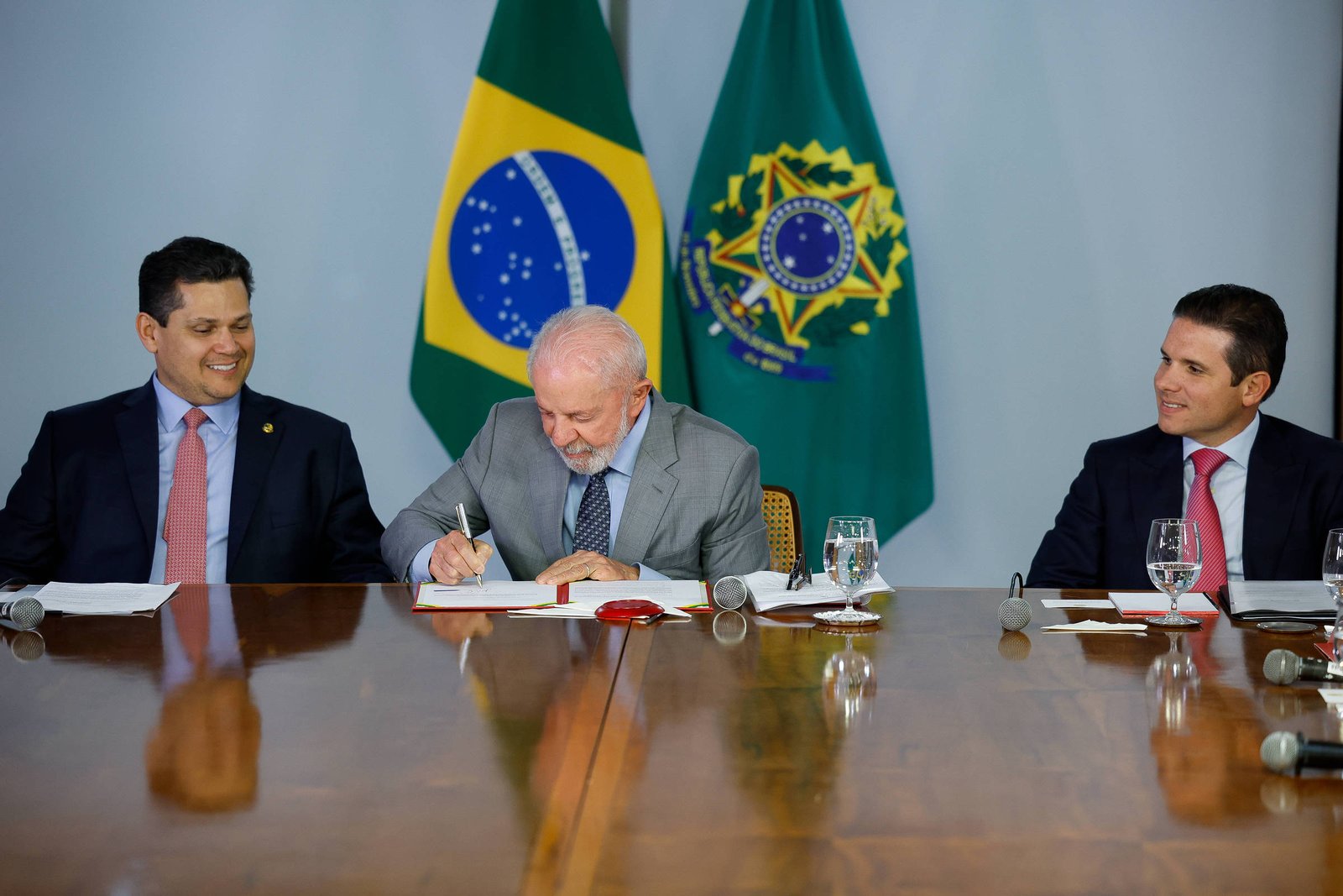 Sem Truques no Brasil Real