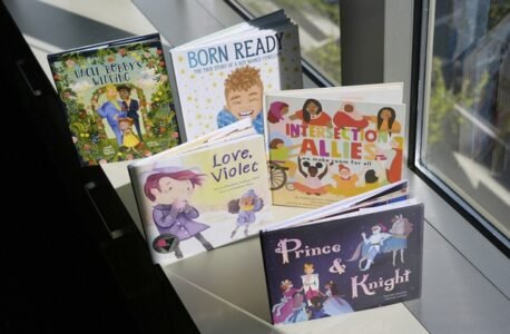 Suprema Corte dos EUA permite que pais religiosos isentem filhos de aulas com livros LGBTQIA+