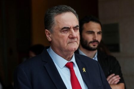 Trump afirma que atacaria o Irã novamente se o regime continuar enriquecendo urânio